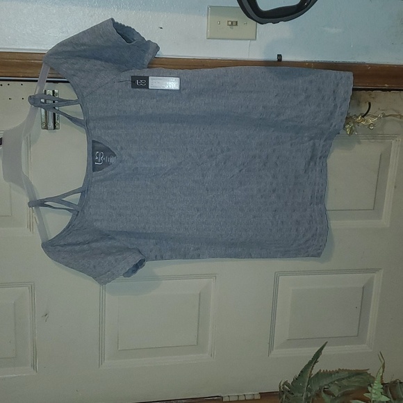 Bundle of Under Contol 3x workout shirts - Picture 2 of 5
